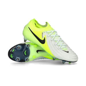 Nike Phantom GX selling in Lagos.